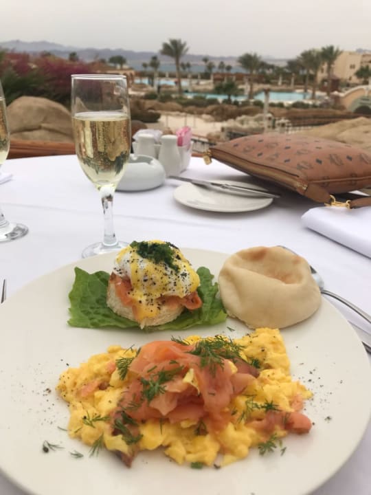 Ei Benedict & Rührei von den Showköchen Hotel Kempinski Soma Bay