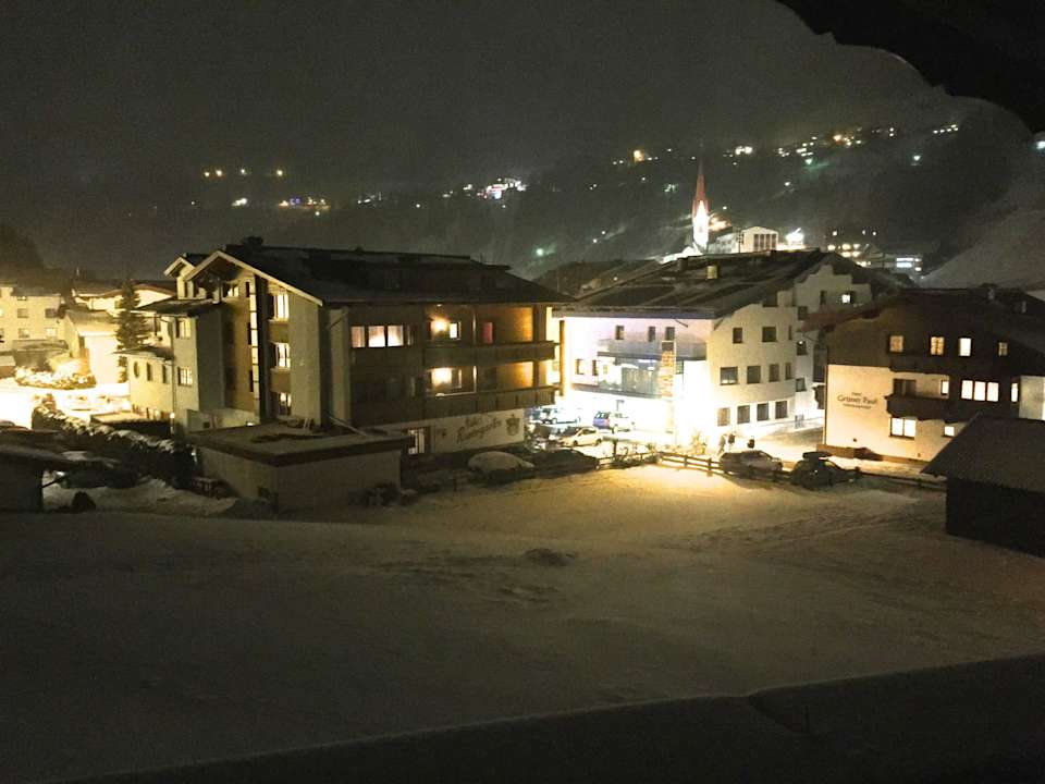 Ausblick bei Nacht Hotel Tirolerheim Grüner