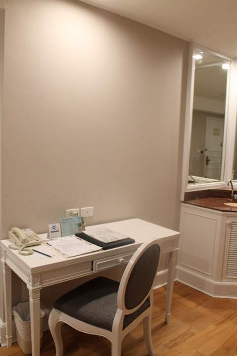 Zimmer Hotel Windsor Suites & Convention