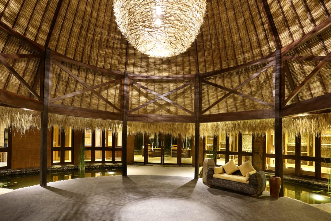 Lobby bei Nacht WakaGangga Resort