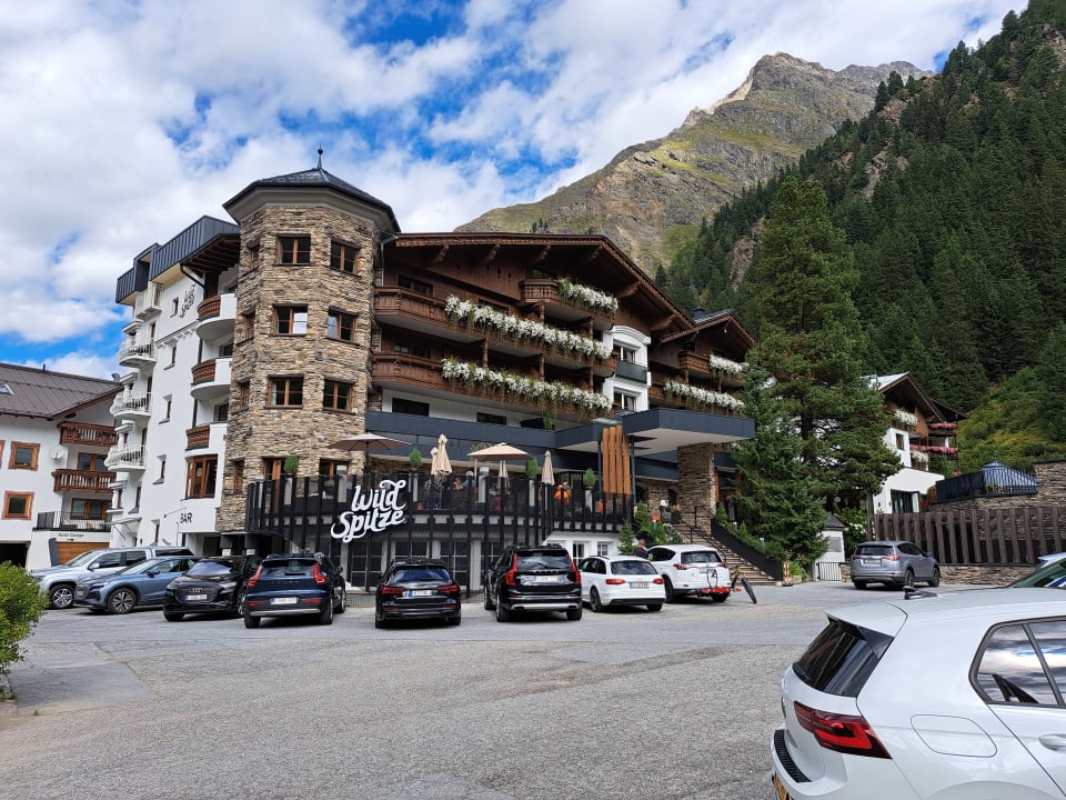 Außenansicht Verwöhnhotel Wildspitze