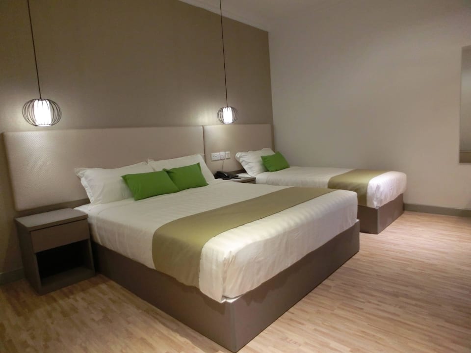 Superior Family Room Champion Hotel