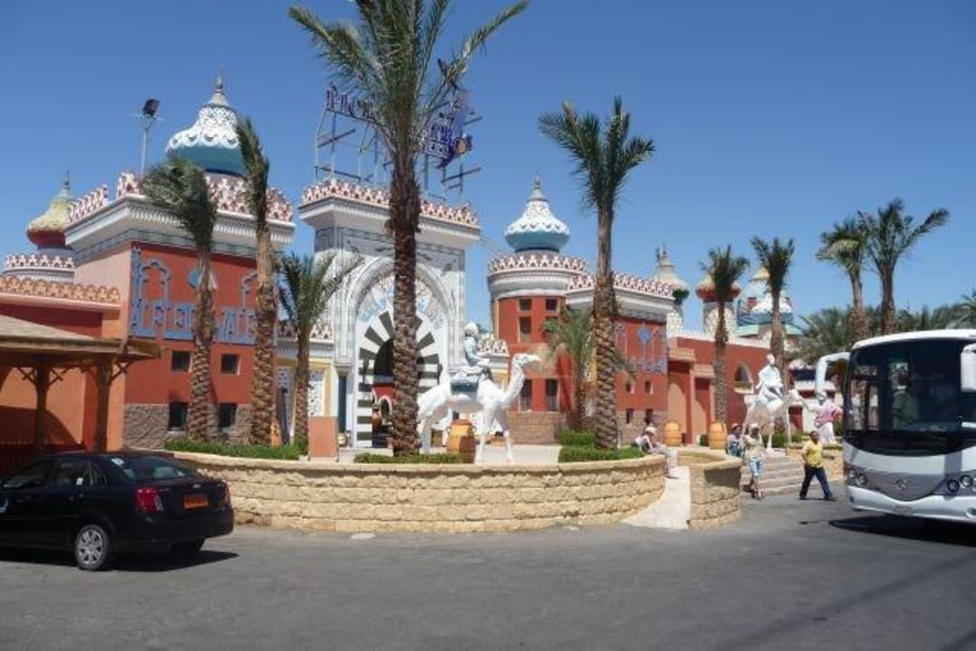 Eingang Pickalbatros Alf Leila Wa Leila Resort - Neverland Hurghada