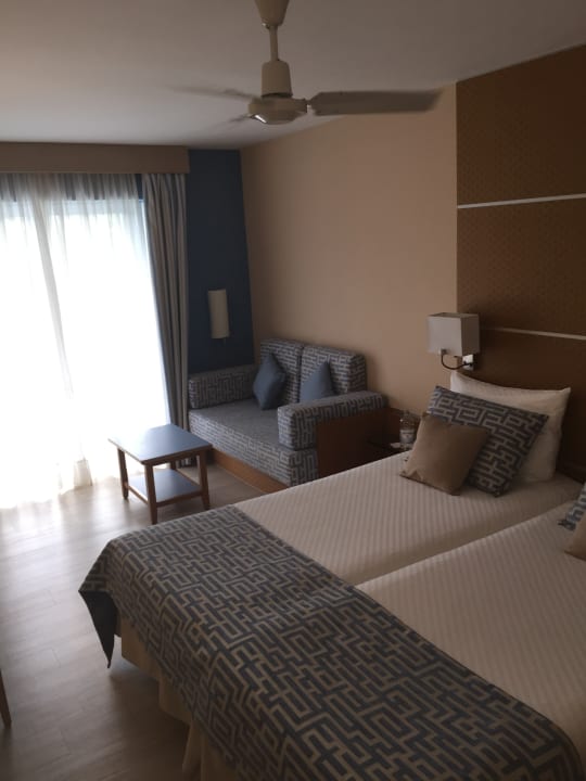 Zimmer ROBINSON ESQUINZO PLAYA