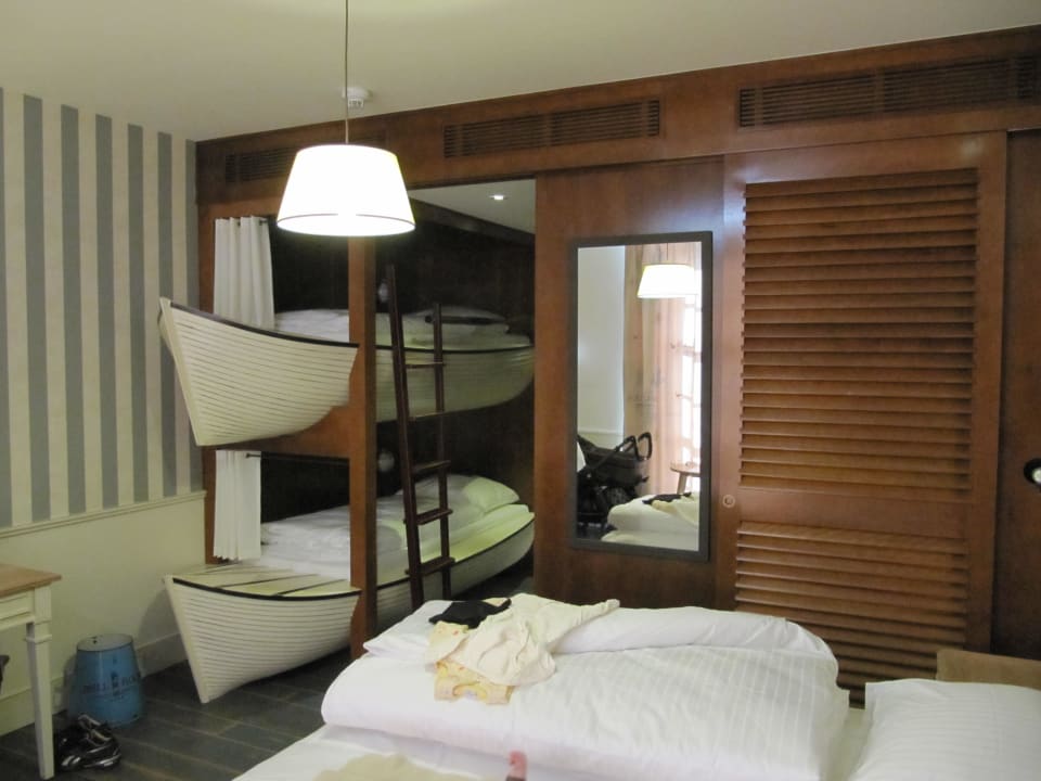 Doppelbett und Kinderbetten Hotel Bell Rock Europa-Park
