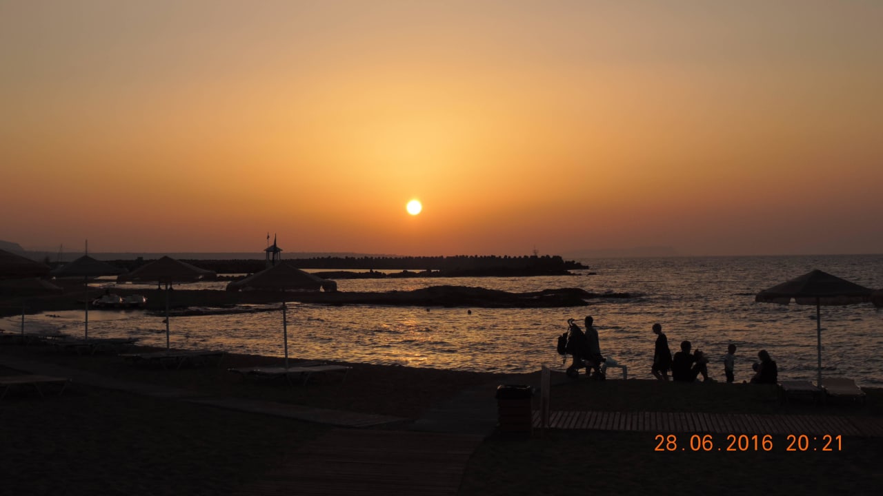 Sonnenuntergang am Hotelstrand allsun Hotel Carolina Mare