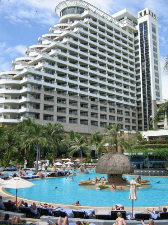 Main building Hilton Hua Hin Resort & Spa