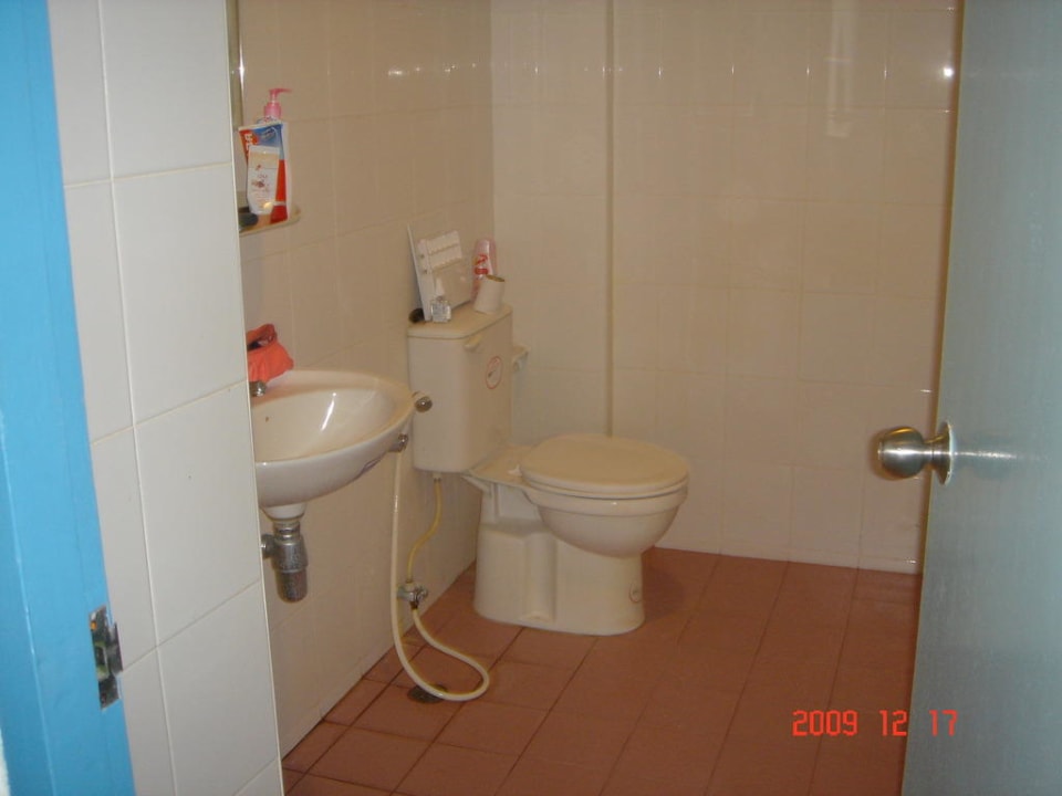 Toilette   Dusche Guesthouse J.