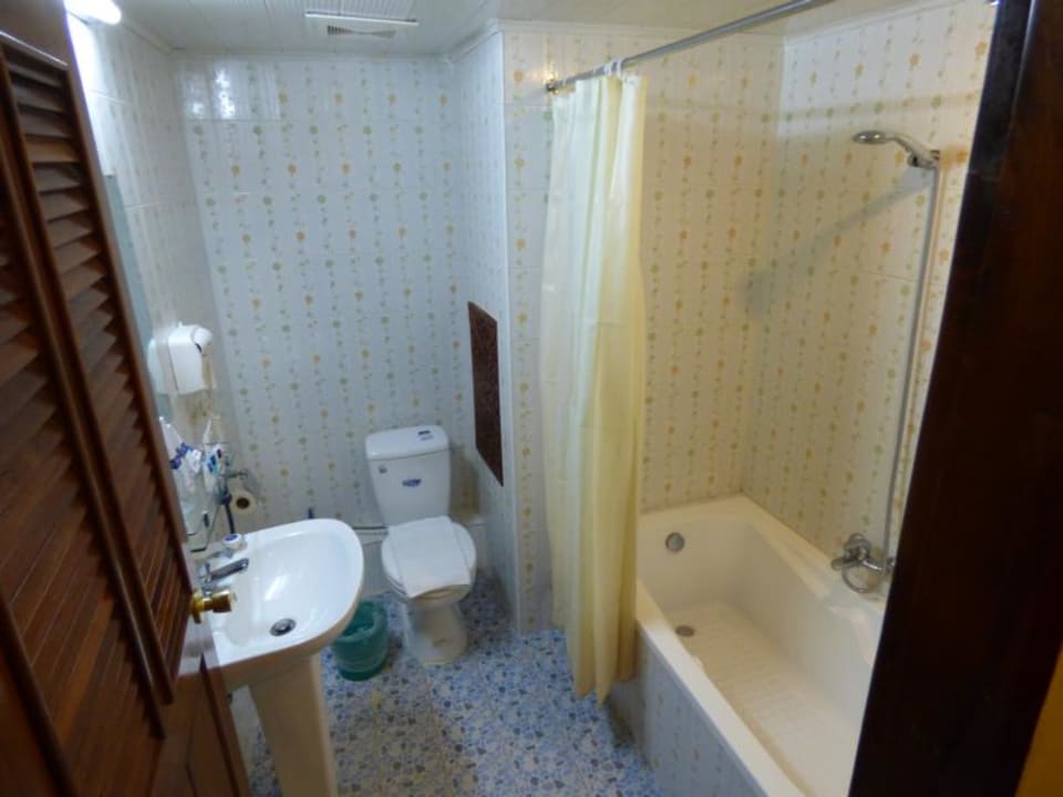 Zimmer Shwe Ingyinn Hotel