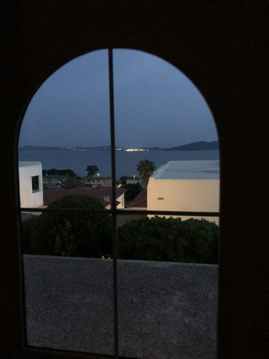 „Hin-Ausblick“ aus unserer Haustür - traumhaft  Alexandros Palace