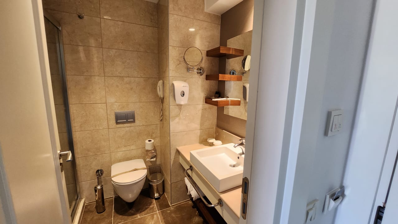 Zimmer Well Palace Side