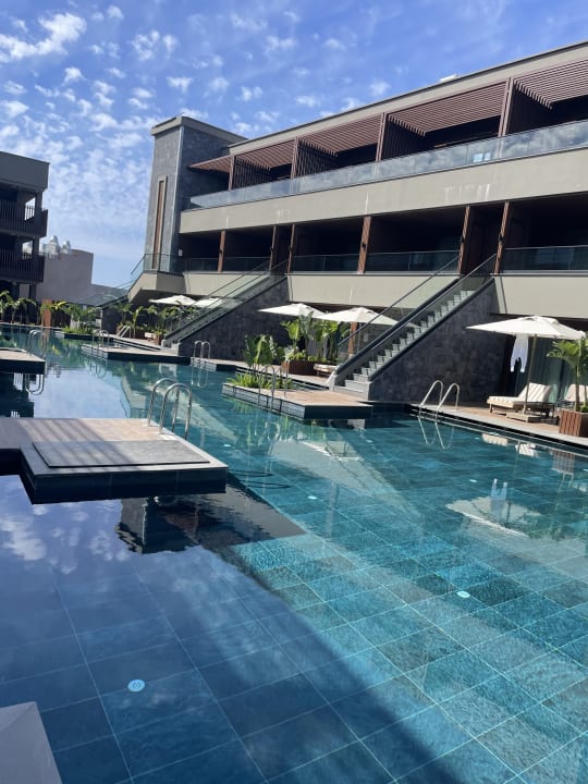 Pool Jacaranda Luxury Resort