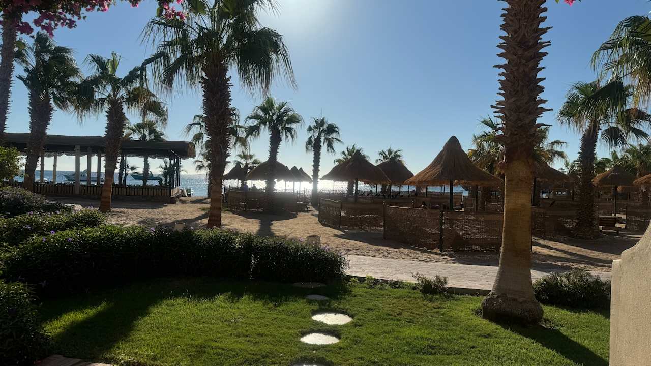 Strand Lotus Bay Beach Resort