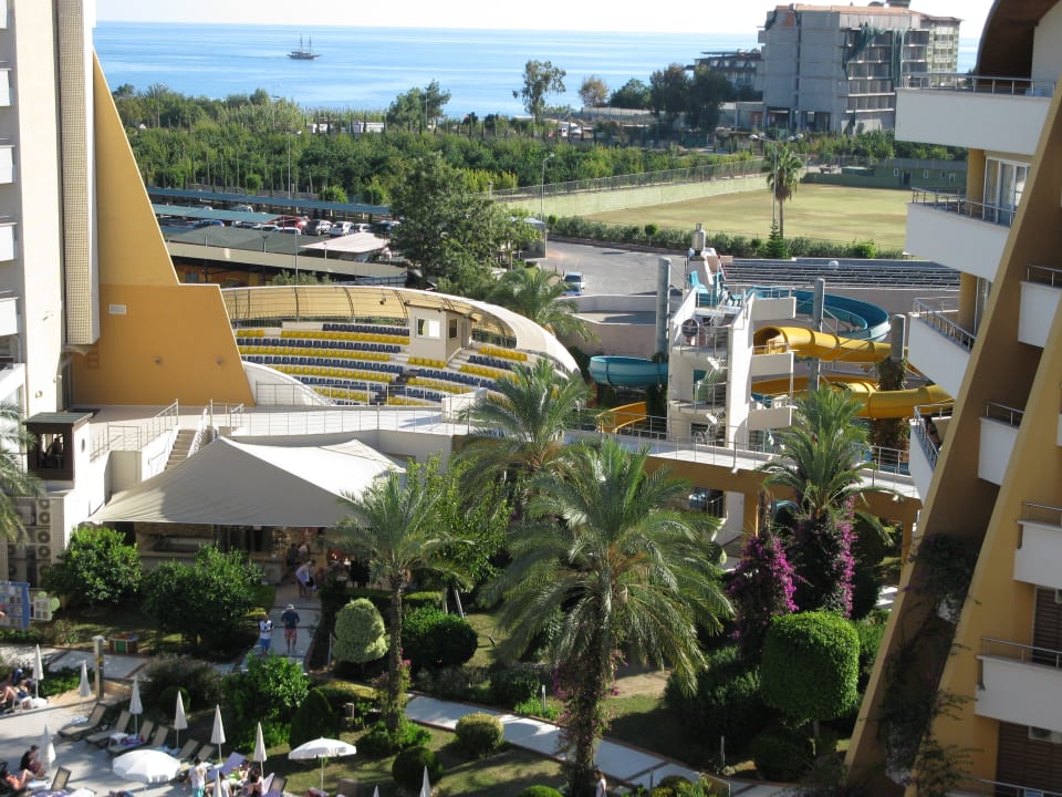 Die Wasserrutschen und das Amphietheater Alaiye Resort & Spa