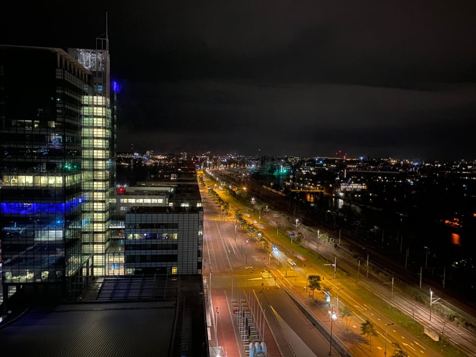 Ausblick Mövenpick Hotel Amsterdam City Centre