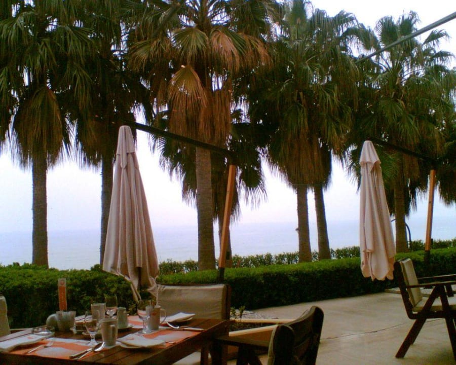 Blick auf die Frühstücksterrasse Mersin HiltonSA