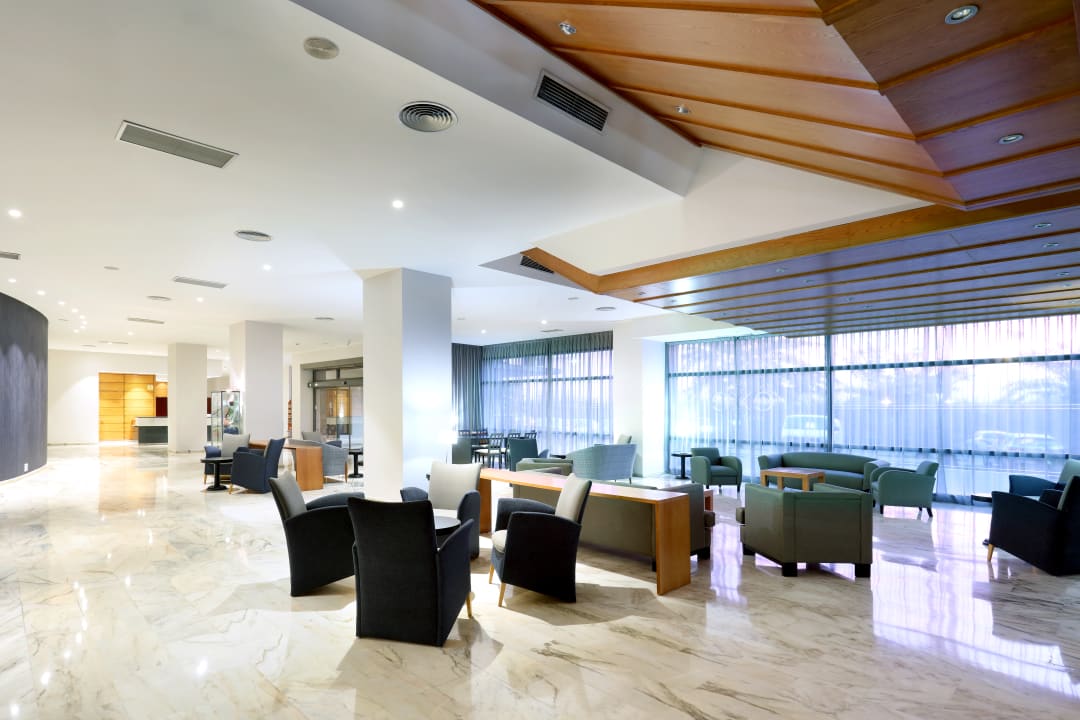 Lobby Hotel Exe Isla Cartuja
