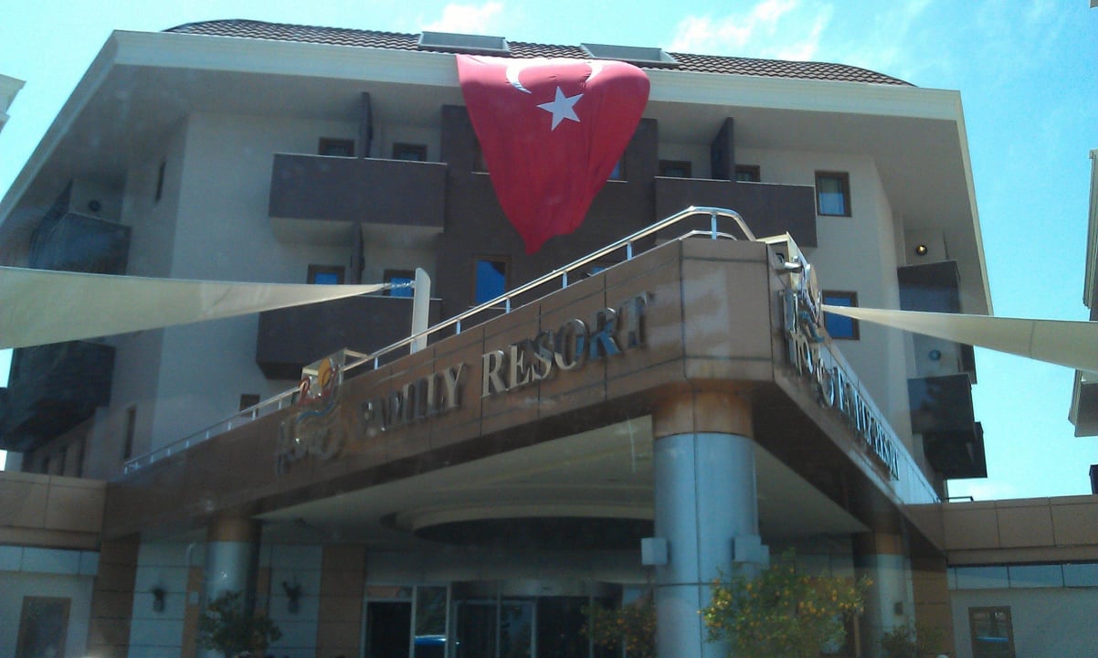 Eingang  Hane Family Resort