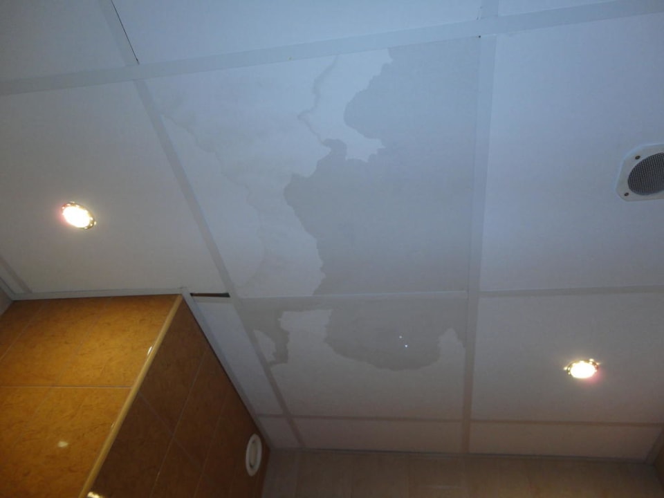 Badezimmer undicht! Hotel Atlas