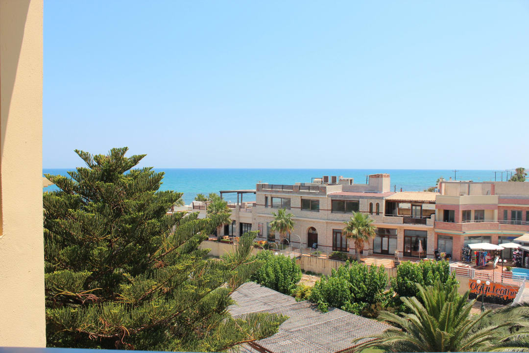 Ausblick Haupthaus 3. Stock Hotel Aphrodite Beach Club