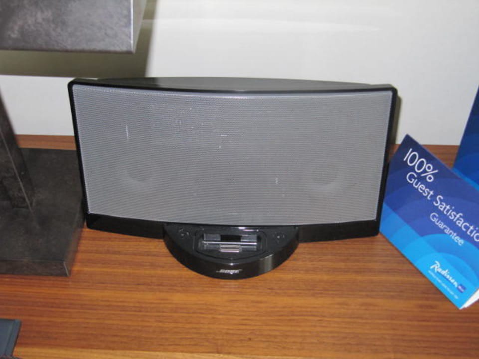 I Pod Dockingstation im Wohnzimmer Radisson Blu Hotel Milan