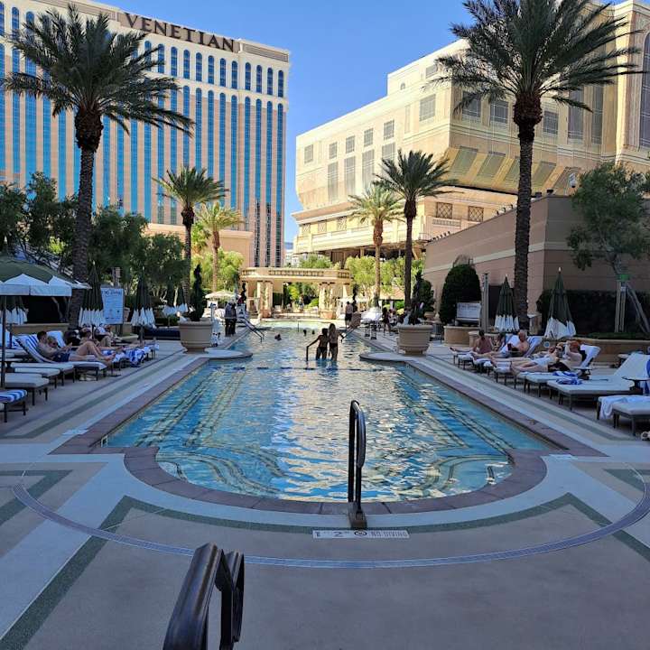 Pool Hotel The Palazzo