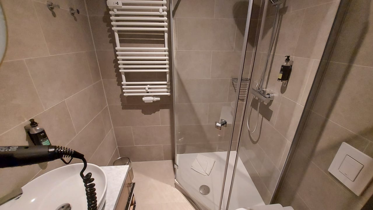 Zimmer Premier Inn Saarbrücken City Centre