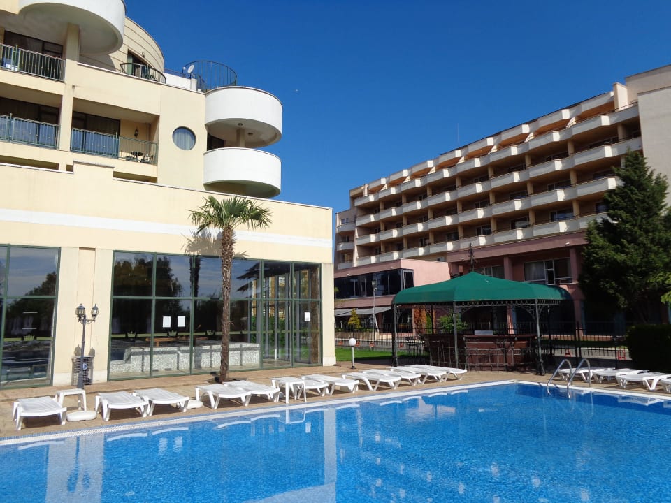 Pool und Innenpool HI Hotels Imperial Resort