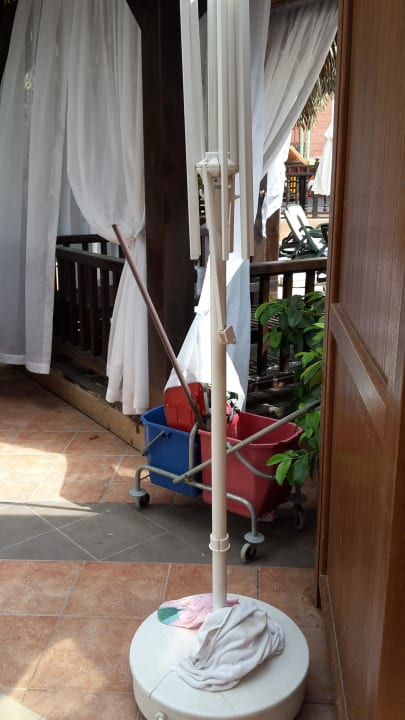 Beim Rutschepool. .. Well Palace Side