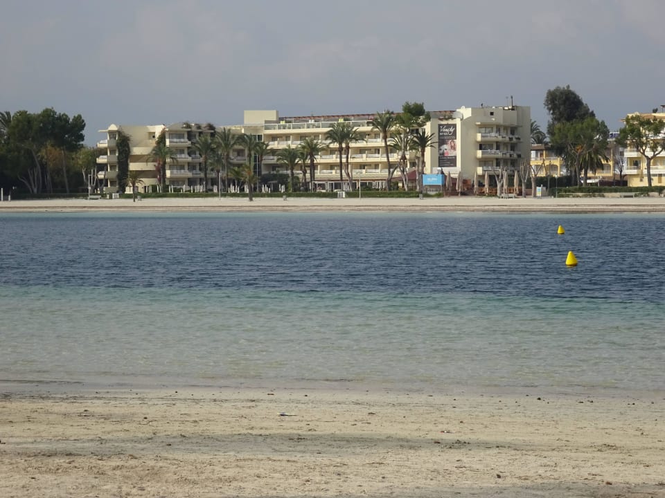 Blick vom Hafen zum Vanity Golf VIVA Golf - Adults only 18+
