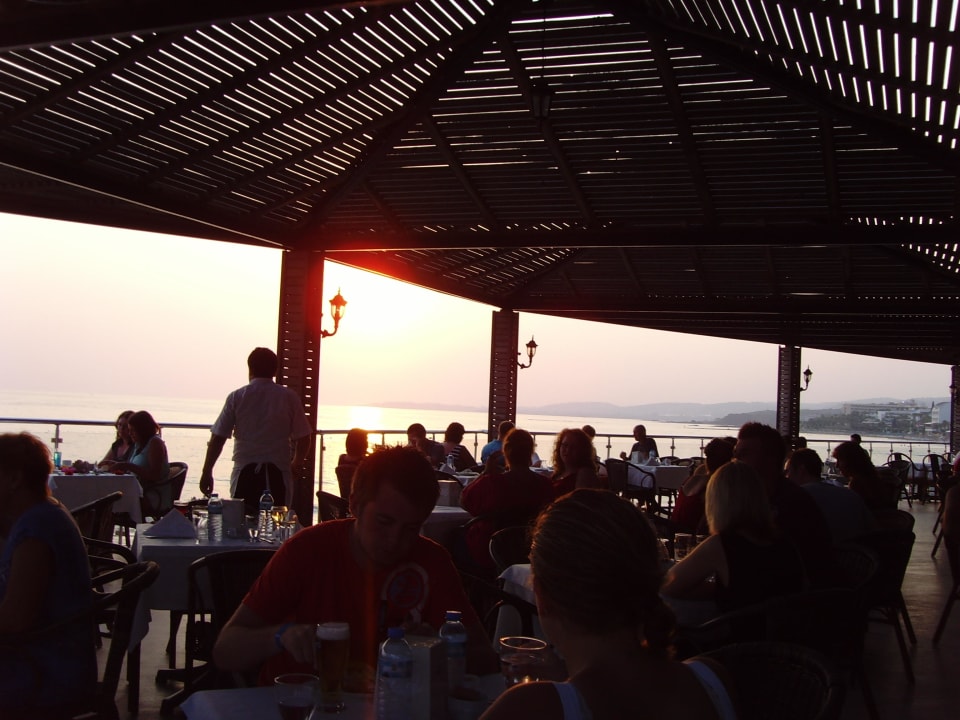 Essensbereich Aska Hotel Just in Beach