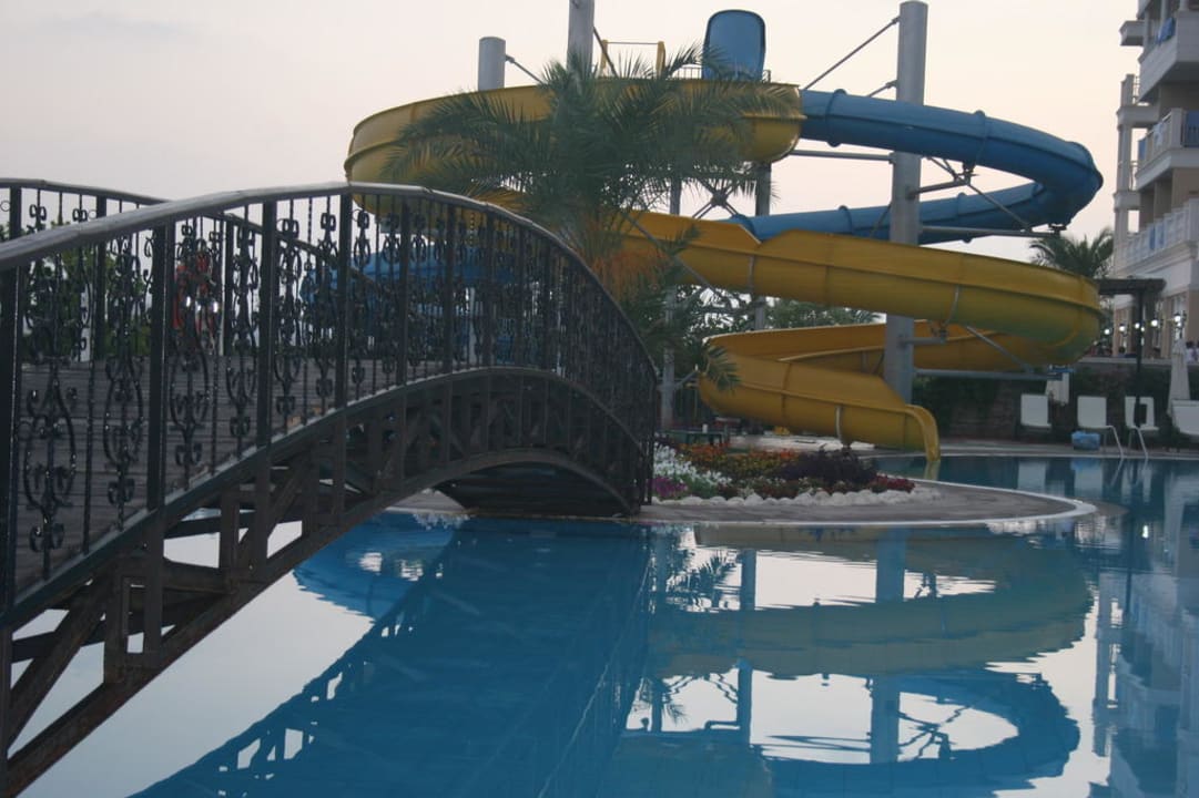 Вечер у бассейна Hotel Turan Prince