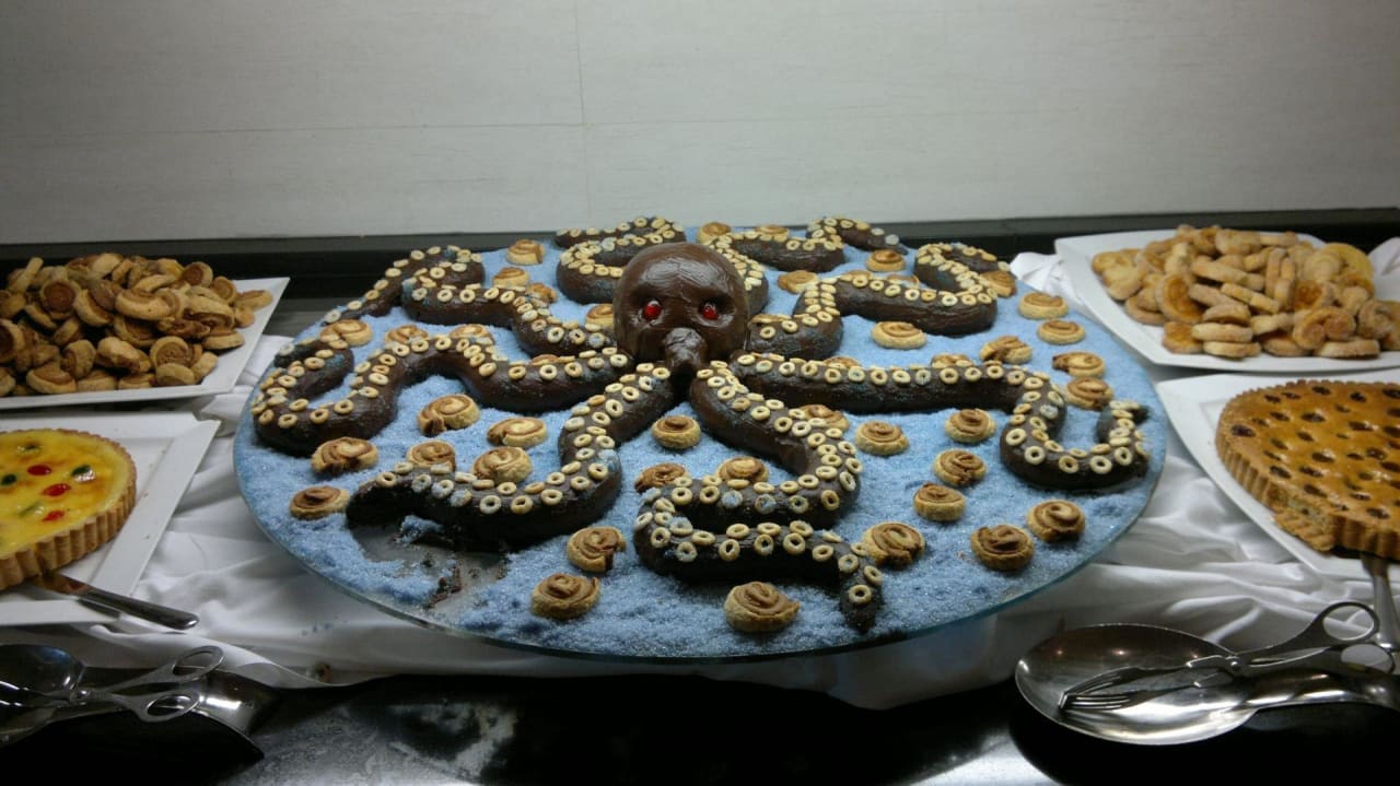 Eine der Leckereien am Buffet Vincci Helios Beach