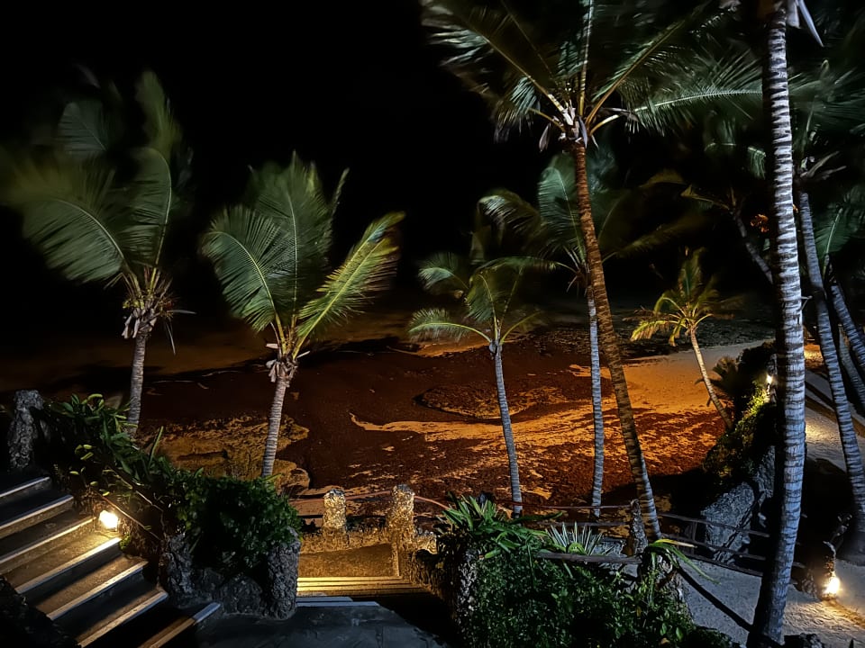 Strand Bahari Beach Hotel