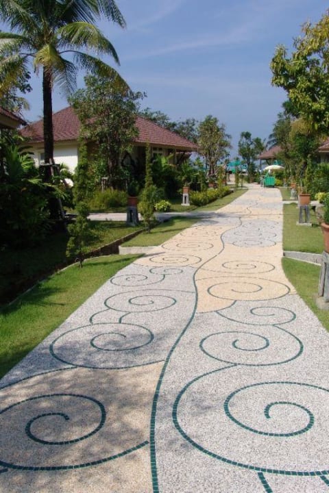 Der Weg in Richtung Strand Baan Khaolak Beach Resort