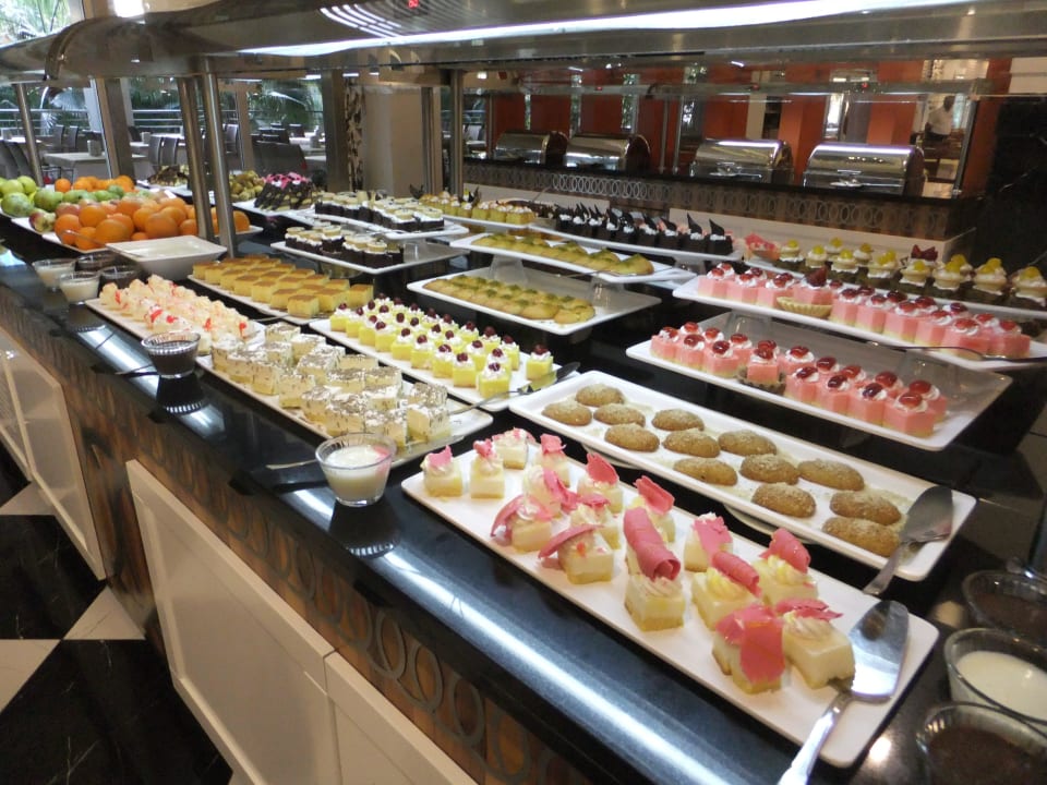 Kuchen Hotel Royal Garden Beach