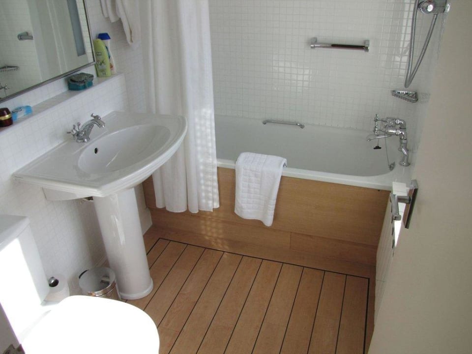 Blick in das Badezimmer Hotel Cristina