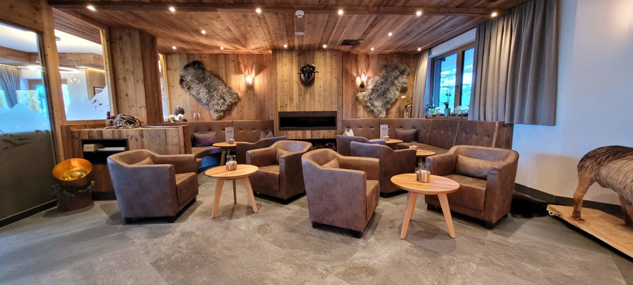 Lobby Hotel Burgstein - alpin & lifestyle
