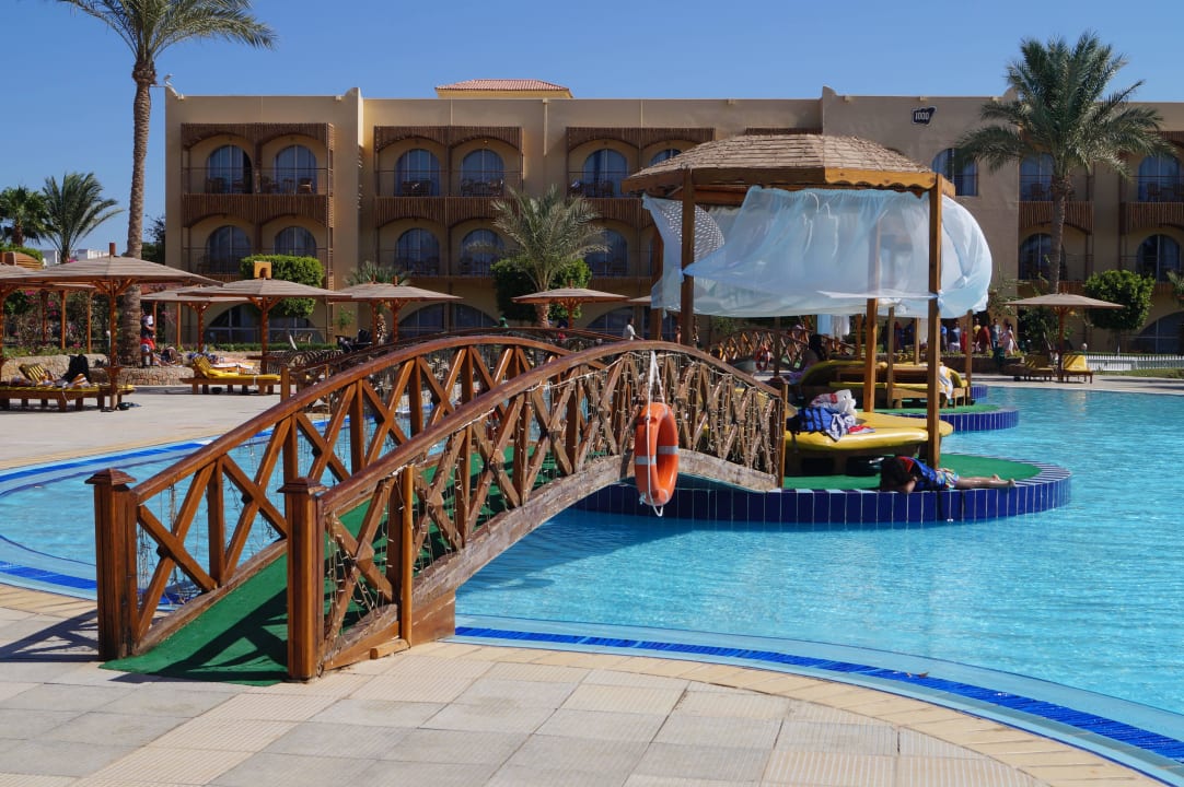 Poolanlage Desert Rose