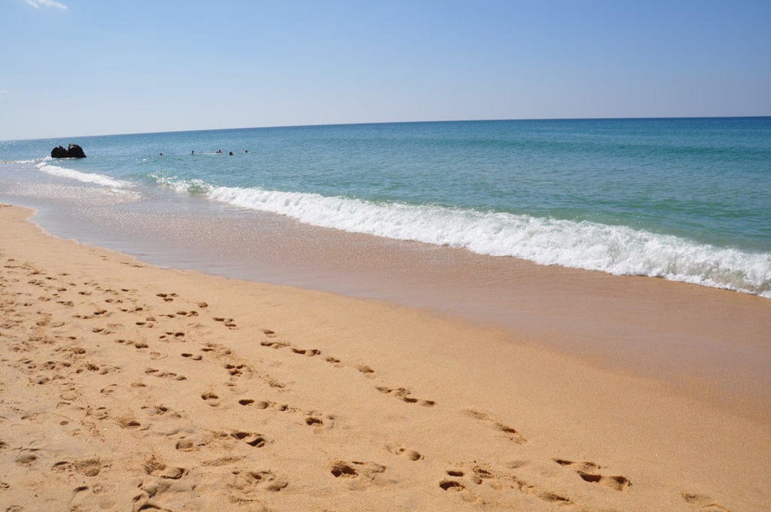 Der Strand von Falesia PortoBay Blue Ocean