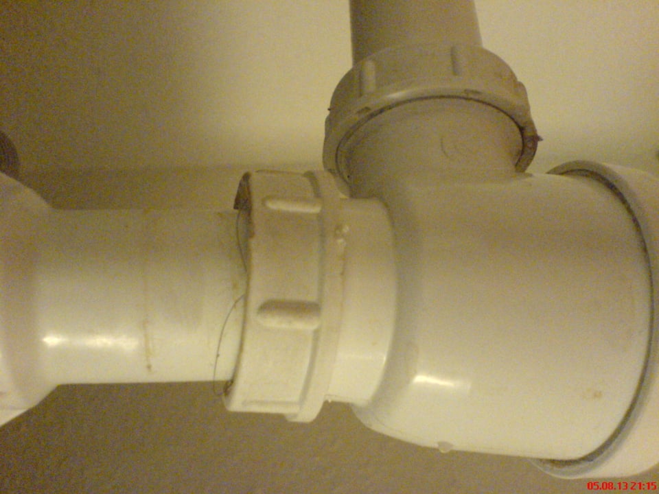 Badezimmer, Ablauf Handwaschbecken ibis budget Salzburg Airport