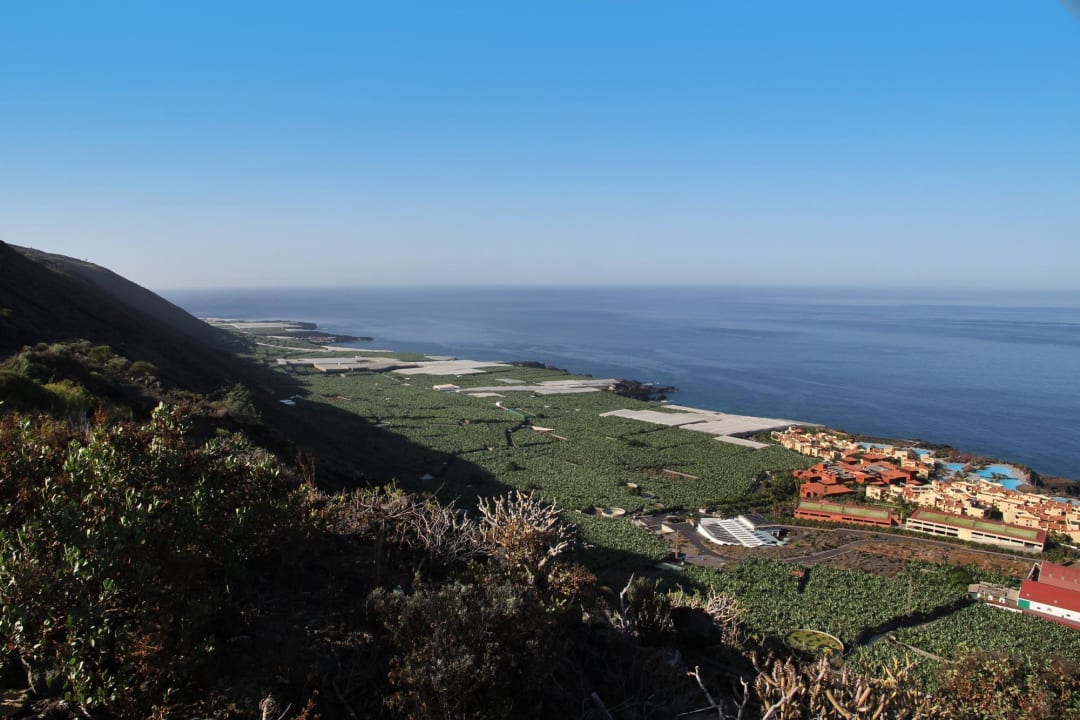 Hotel rechts mit Umgebung (süd) La Palma Princess