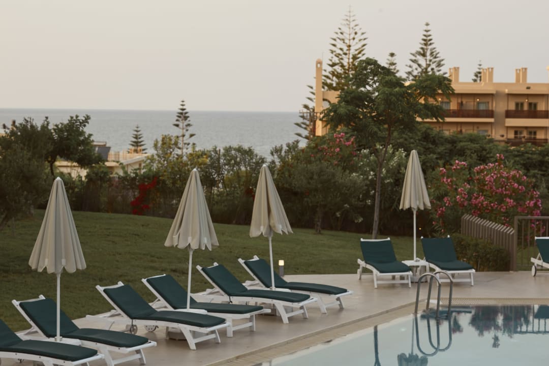 Pool Giannoulis Santa Marina Beach
