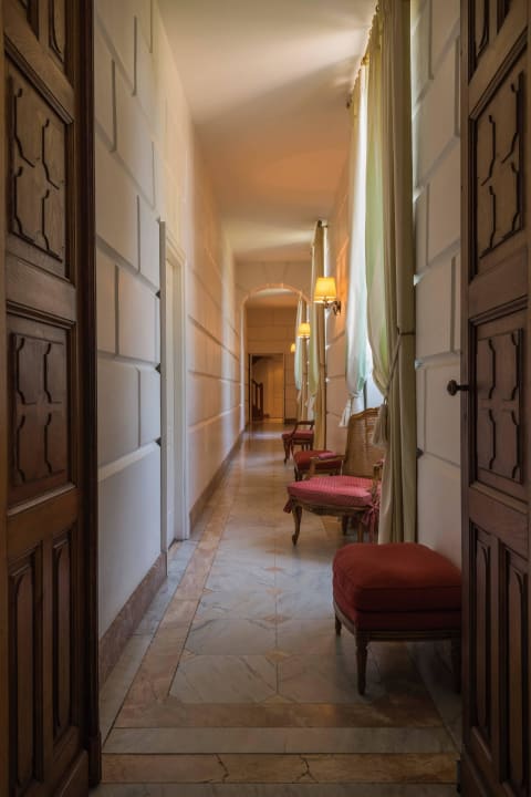 Couloir Hotel Relais du Chateau d'Arche