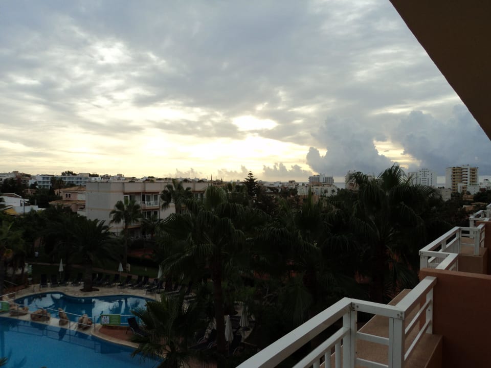 Ausblick vom Zimmer aus Richtung Pool Club Simó Hotel by Senator