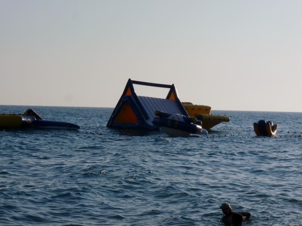 Spielplatz im Meer am Strand Marvida Family Eco