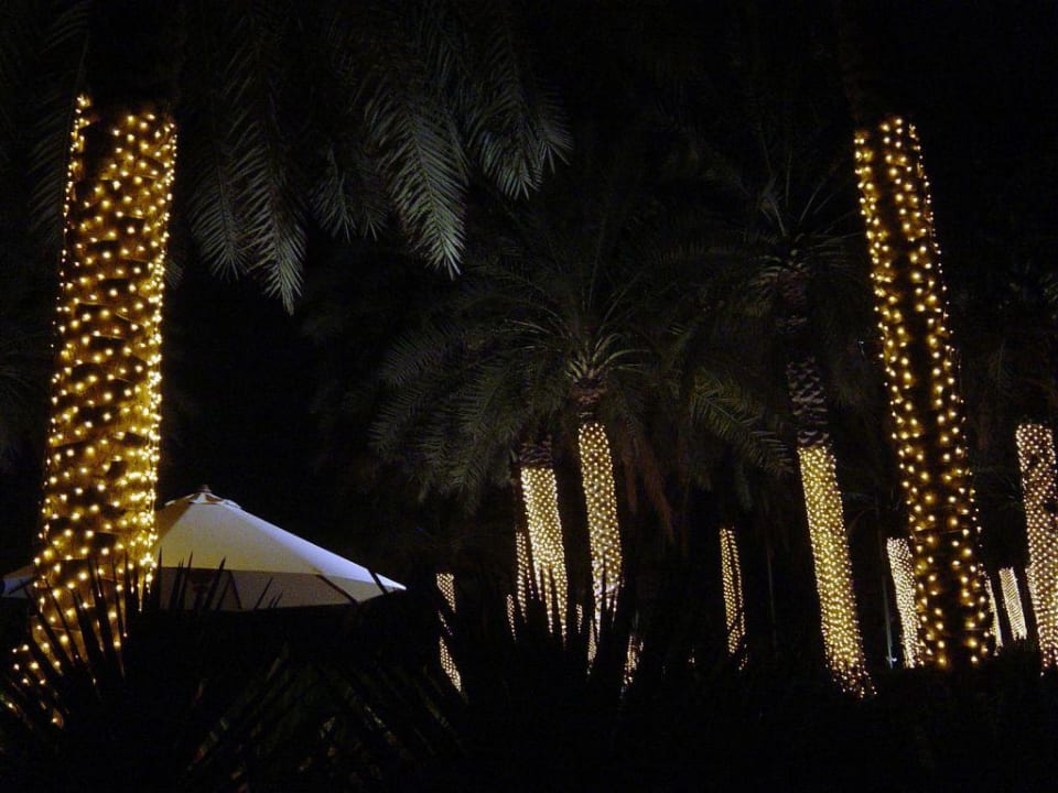 Abendbeleuchtung JA Beach Hotel