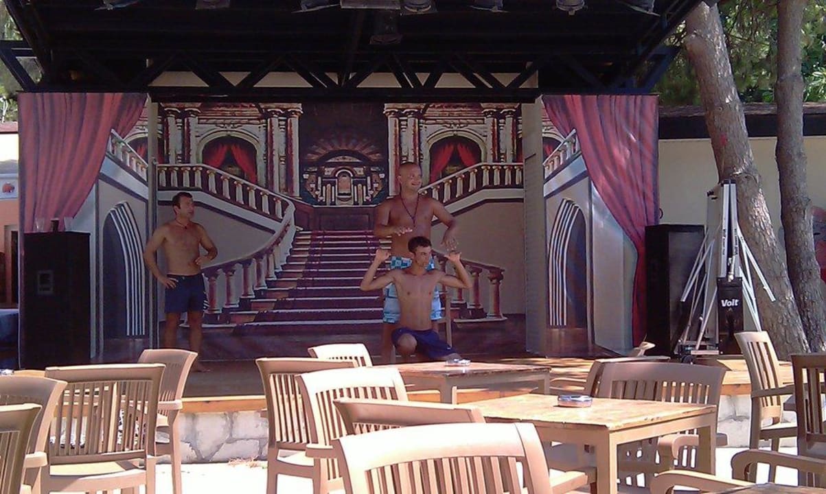 Oscar und Team Hotel Sirma