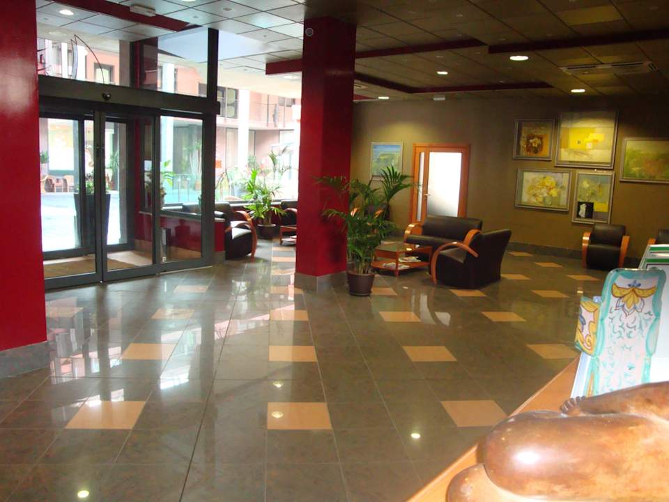 Hall Hotel Marina Palace