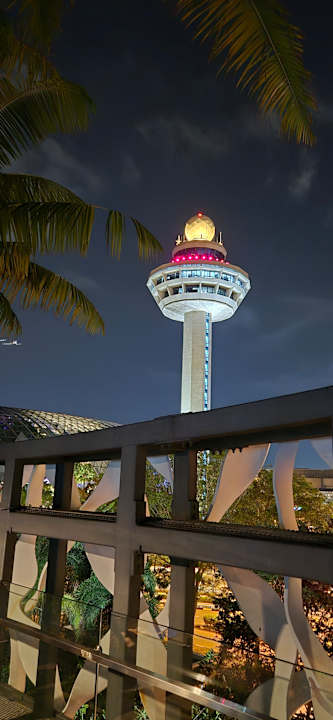 Außenansicht Hotel Crowne Plaza Changi Airport
